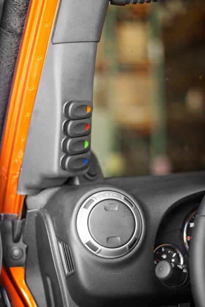 Βάση στήριξης διακοπτών για Wrangler JK στην κολώνα