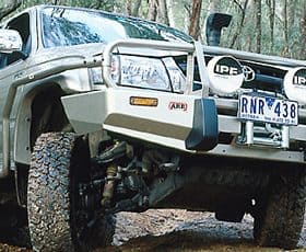 Προφυλακτήρας με θέση εργάτη της ARB για Toyota Hilux απο το 02