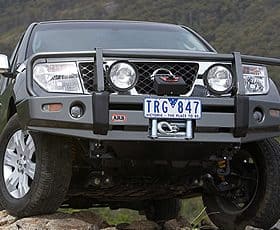 Προφυλακτήρας με θέση εργάτη της ARB για Nissan Pathfinder & Navara D40