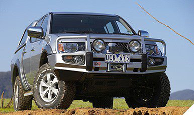Προφυλακτήρας με θέση εργάτη της ARB για Mitsubishi L200