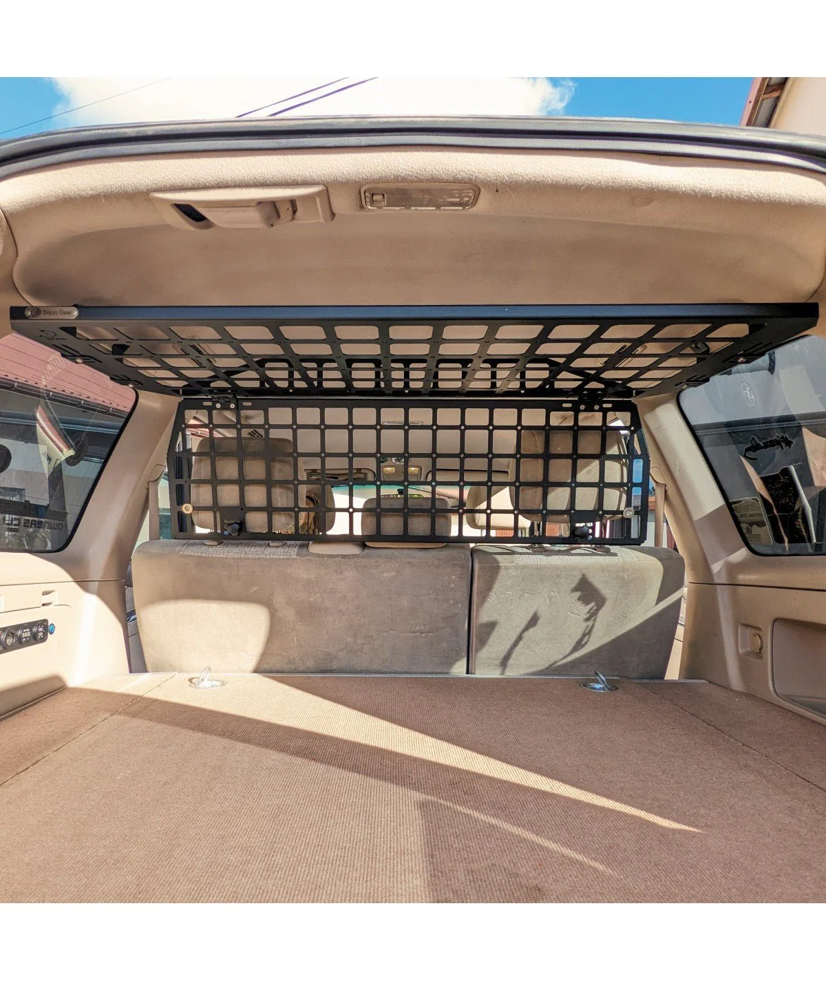 Movable-Cargo-Barrier-only-LC120GX470-1-Bison-Gear Χώρισμα χώρου αποσκευών της Bison για Toyota LC120 - Image 1